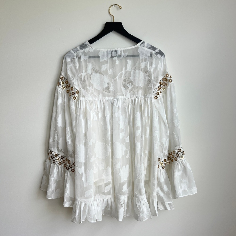 We Are Kindred Boho Eyelet Grommet Beachy Coastal Floral Blouse Top - Picture 8 of 8